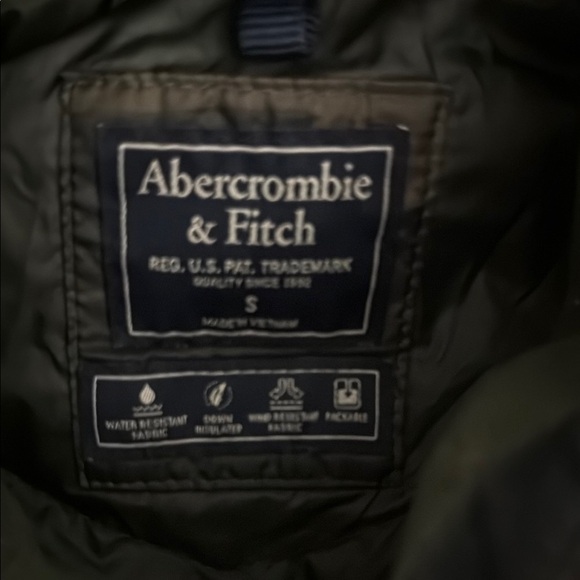 Abercrombie Women's Camouflage Puffer Jacket - small - Picture 3 of 5